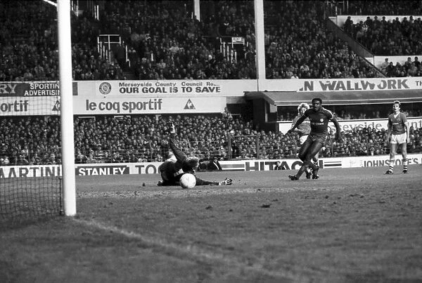 Everton 3 v. Leicester City 0. November 1984 MF18-08-008