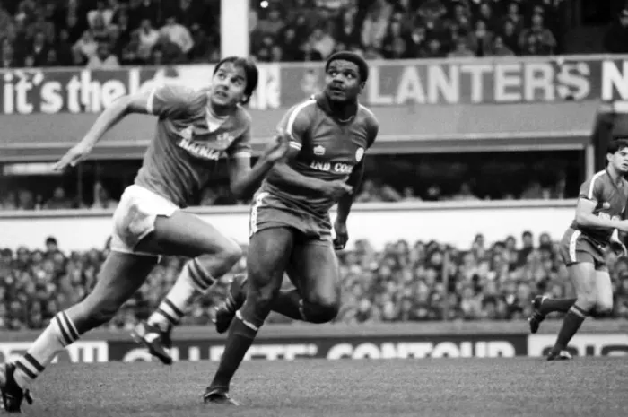 Framed Print : Everton 3 v. Leicester City 0. November 1984 MF18-08-142 Framed Print : Everton 3 v. Leicester City 0. November 1984 MF18-08-142