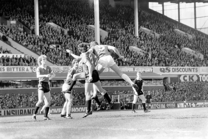 Framed Print : Everton 3 v. Manchester United 3. April 1982 MF06-24-004 Framed Print : Everton 3 v. Manchester United 3. April 1982 MF06-24-004