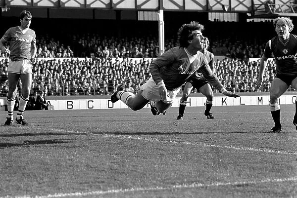Everton 5 v. Manchester United 0. October 1984 MF18-07-003