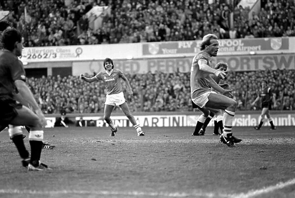 Everton 5 v. Manchester United 0. October 1984 MF18-07-047