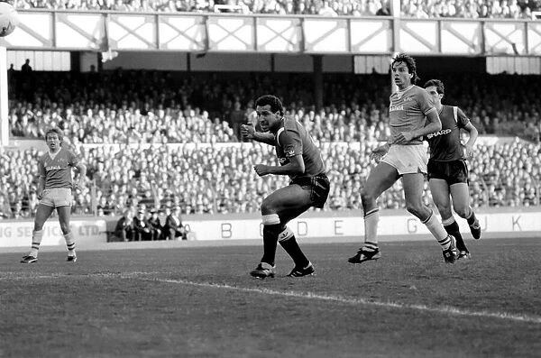 Everton 5 v. Manchester United 0. October 1984 MF18-07-039