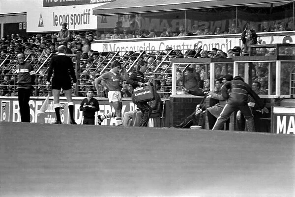 Everton 5 v. Manchester United 0. October 1984 MF18-07-013