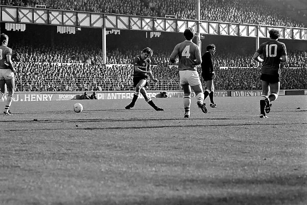Everton 5 v. Manchester United 0. October 1984 MF18-07-002