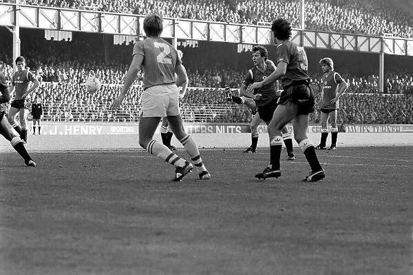 Everton 5 v. Manchester United 0. October 1984 MF18-07-012
