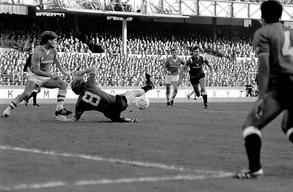 Everton 5 v. Manchester United 0. October 1984 MF18-07-030