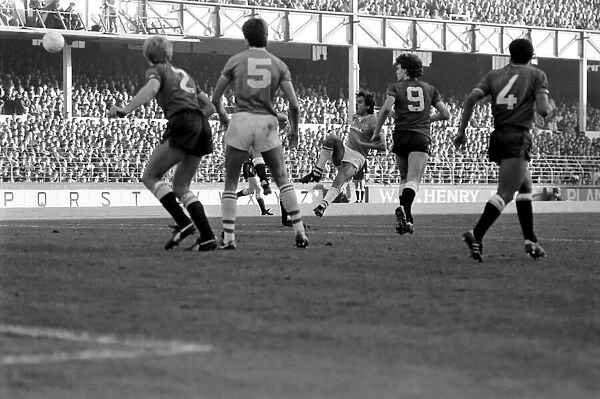 Everton 5 v. Manchester United 0. October 1984 MF18-07-010