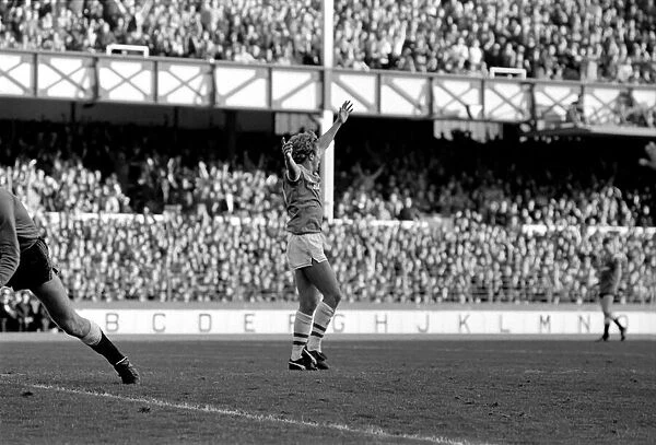 Everton 5 v. Manchester United 0. October 1984 MF18-07-023