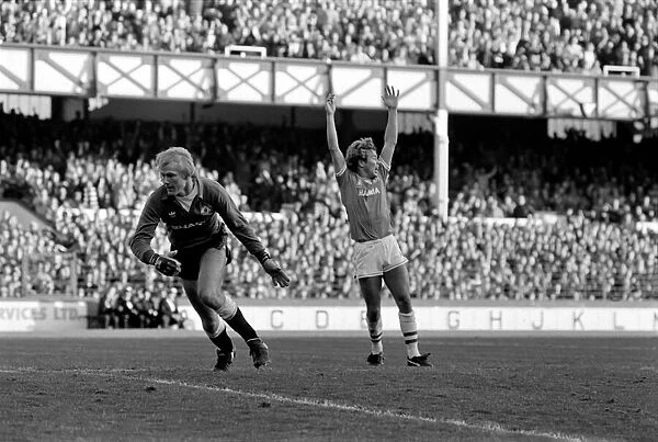 Everton 5 v. Manchester United 0. October 1984 MF18-07-024