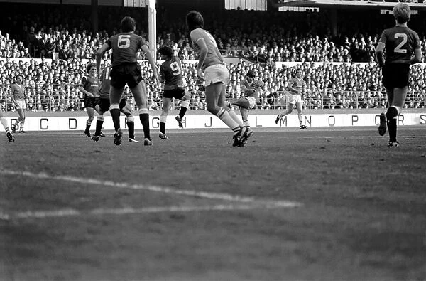 Everton 5 v. Manchester United 0. October 1984 MF18-07-028