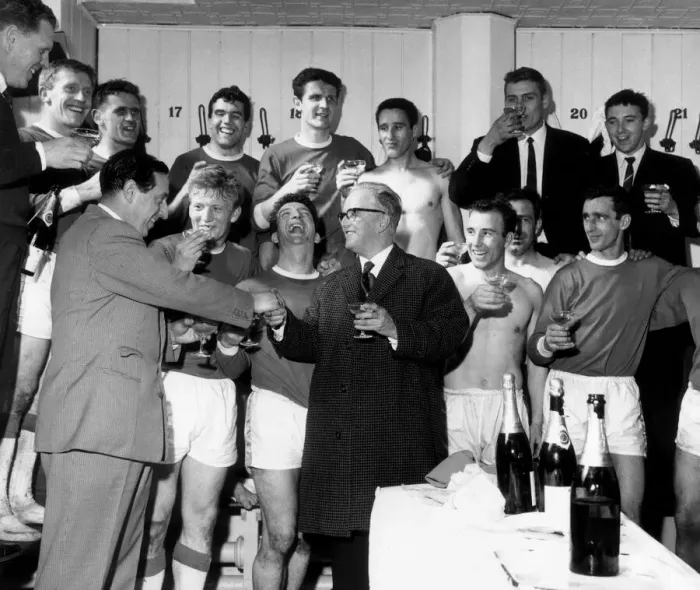 Framed Print : Everton celebrate in the Goodison Park dressing room after winning the League Framed Print : Everton celebrate in the Goodison Park dressing room after winning the League
