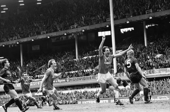 Framed Print : Everton clinched the league title for the eighth time in their history with a 2-0 win Framed Print : Everton clinched the league title for the eighth time in their history with a 2-0 win
