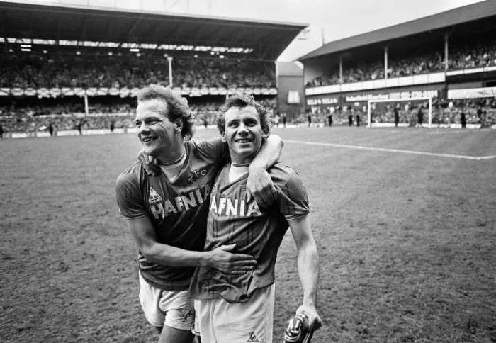 Framed Print : Everton clinched the league title for the eighth time in their history with a 2-0 win Framed Print : Everton clinched the league title for the eighth time in their history with a 2-0 win
