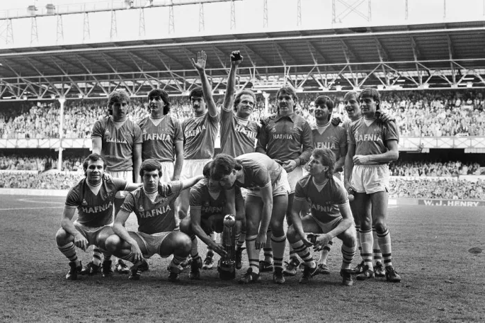 Framed Print : Everton clinched the league title for the eighth time in their history with a 2-0 win Framed Print : Everton clinched the league title for the eighth time in their history with a 2-0 win