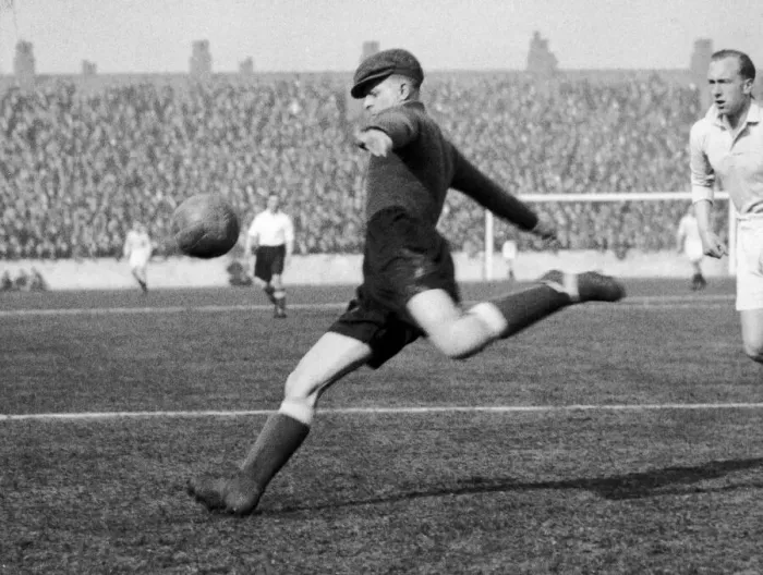 Framed Print : Everton goalkeeper Ted Sagar kicks the ball out during a league match against Manchester Framed Print : Everton goalkeeper Ted Sagar kicks the ball out during a league match against Manchester