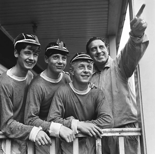 Everton manager Harry Catterick with latest recruits Whittle and Styles of Liverpol