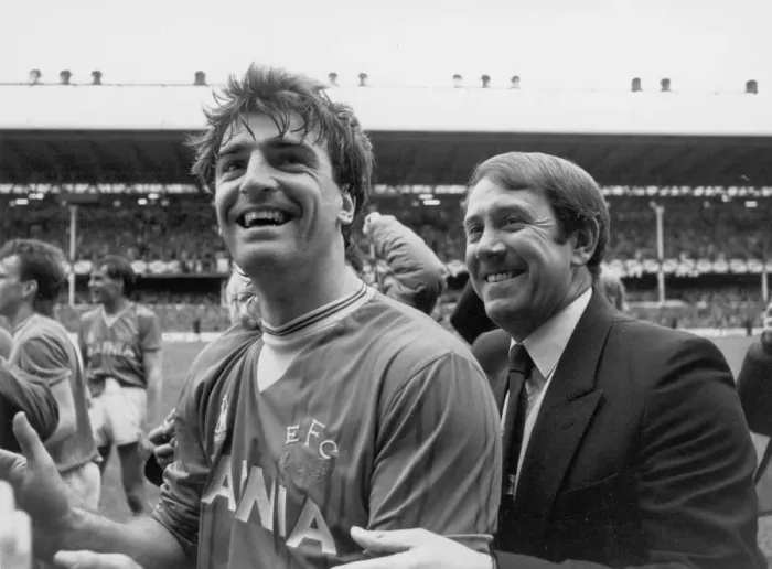 Framed Print : Everton manager Howard Kendall and Kevin Ratcliffe acknowledge the applause of the fans Framed Print : Everton manager Howard Kendall and Kevin Ratcliffe acknowledge the applause of the fans