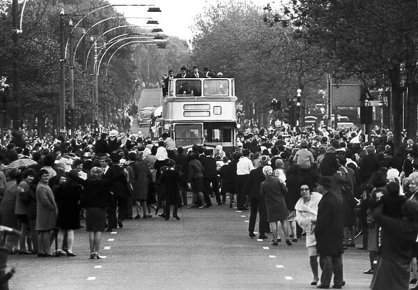 Everton team return home in an open top bus parade following their defeat to West