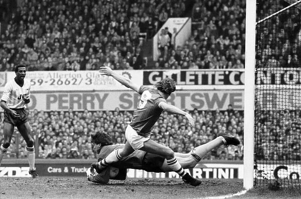 Everton v. Arsenal. March 1985 MF20-13-003 The final score was a two nil victory to