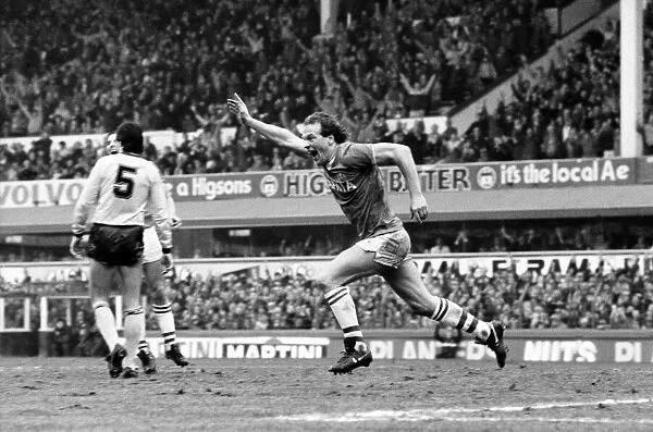 Everton v. Arsenal. March 1985 MF20-13-006 The final score was a two nil victory