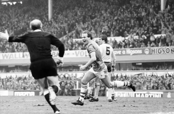 Framed Print : Everton v. Arsenal. March 1985 MF20-13-007 The final score was a two nil victory Framed Print : Everton v. Arsenal. March 1985 MF20-13-007 The final score was a two nil victory