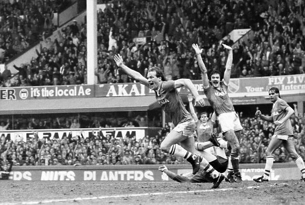 Everton v. Arsenal. March 1985 MF20-13-017 The final score was a two nil victory