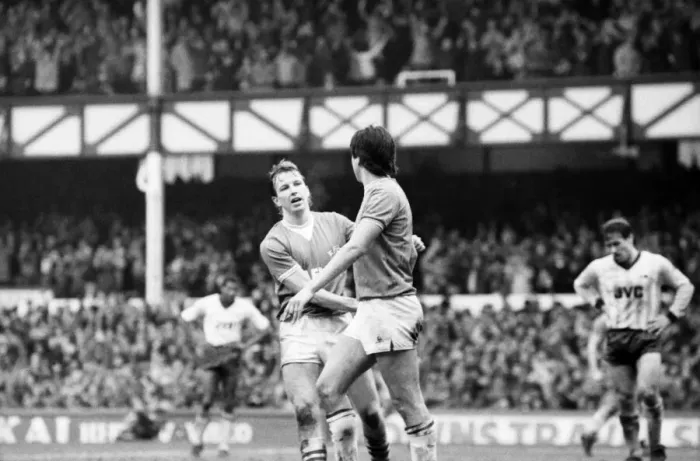 Framed Print : Everton v. Arsenal. March 1985 MF20-13-021 The final score was a two nil victory