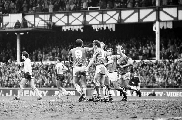 Everton v. Arsenal. March 1985 MF20-13-023 The final score was a two nil victory