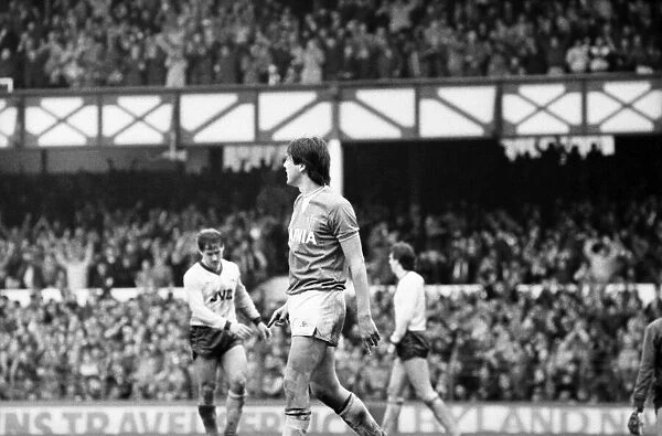 Everton v. Arsenal. March 1985 MF20-13-026 The final score was a two nil victory