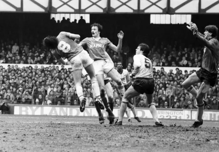 Framed Print : Everton v. Arsenal. March 1985 MF20-13-041 The final score was a two nil victory Framed Print : Everton v. Arsenal. March 1985 MF20-13-041 The final score was a two nil victory