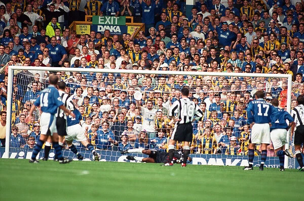 Everton v Newcastle Premiership Football 17th August 1996 David Unsworth beats