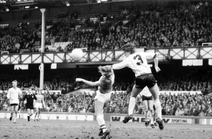 Framed Print : Everton v. Notts County. February 1984 MF14-01-002 The final score was a four one victory