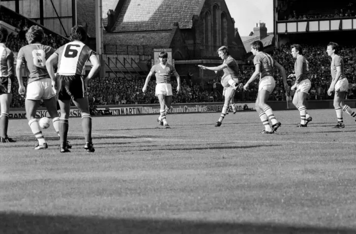 Framed Print : Everton v. Southampton. 22nd September 1984 Action from the one two draw between