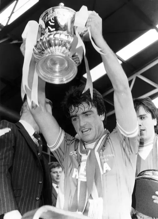 Framed Print : Everton v Watford Football May 1984 Kevin Ratcliffe Everton Football Player lifts Framed Print : Everton v Watford Football May 1984 Kevin Ratcliffe Everton Football Player lifts