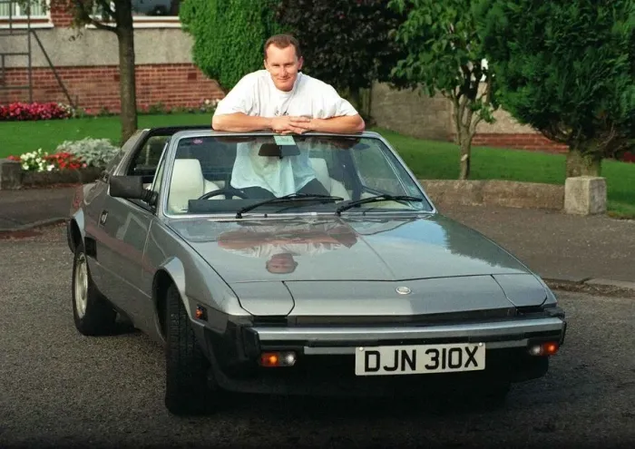 Framed Print : EWAN BROWN WITH HIS FIAT X19 13TH OCTOBER 1997 ROAD RECORD SUPPLEMENT