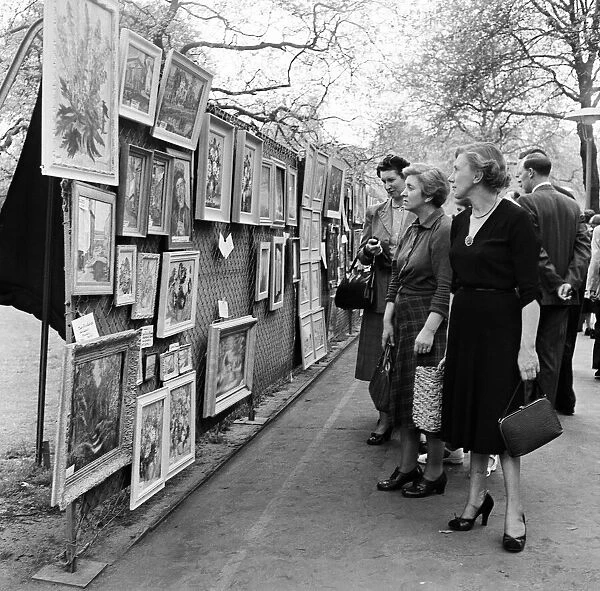 An exhibition of paintings at the Victoria Embankment Gardens. London, 12th May 1954