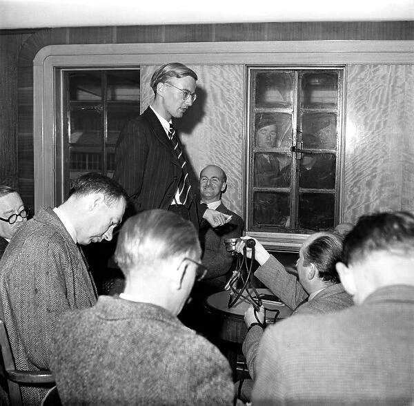Explorer Sabastian Simon at a press conference. September 1952 C4444