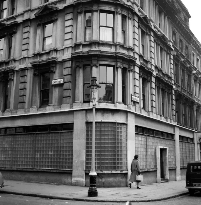 Framed Print : Exterior of Communists of Great Britain, HQ, King Street, London WC2 November 1956