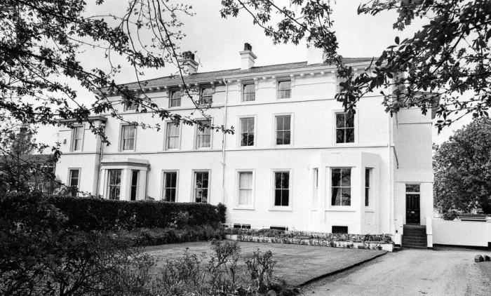 Framed Print : Exterior view of Battlecrease House, the late 19th century home of James Framed Print : Exterior view of Battlecrease House, the late 19th century home of James