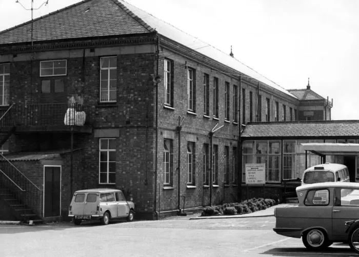 Framed Print : Exterior view of Gulson Road Hospital, Coventry. 9th September 1967