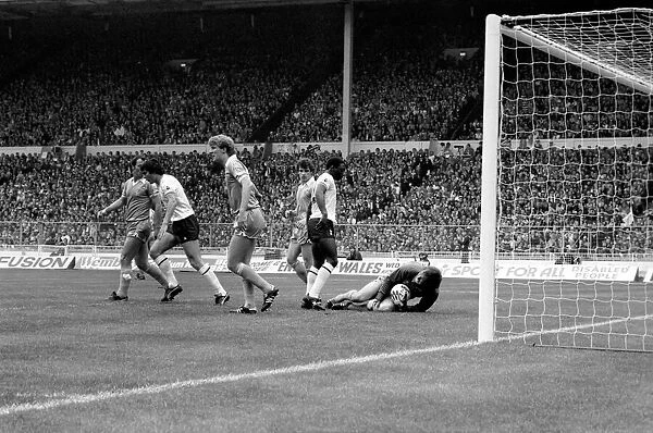 F. A. Cup Final. Manchester City 1 v. Tottenham Hotspur 1. May 1981 MF02-30-009