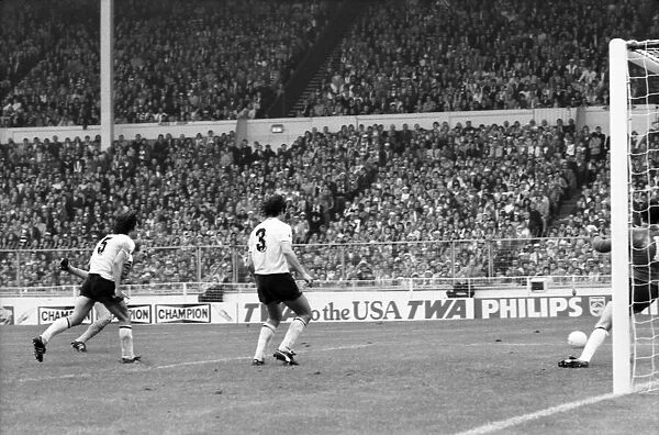 F. A. Cup Final. Manchester City 1 v. Tottenham Hotspur 1. May 1981 MF02-31-033