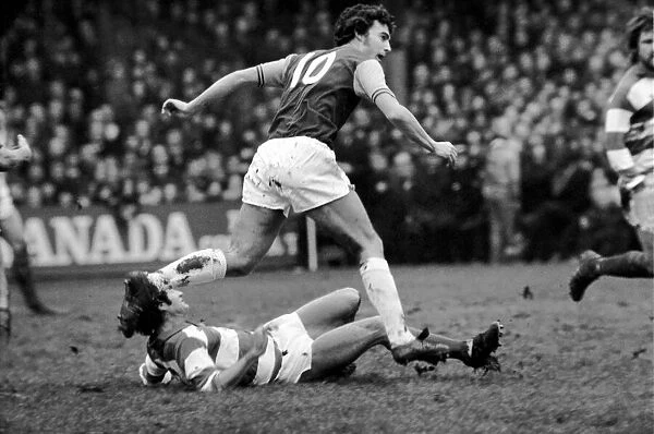 F. A. Cup: West Ham (2) vs. Queens Park Ranger (1). February 1975 75-00908-014