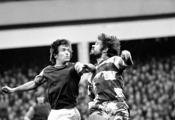 F. A. Cup: West Ham (2) vs. Queens Park Ranger (1). February 1975 75-00908-047