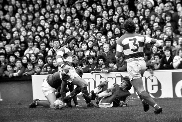 F. A. Cup: West Ham (2) vs. Queens Park Ranger (1). February 1975 75-00908-039