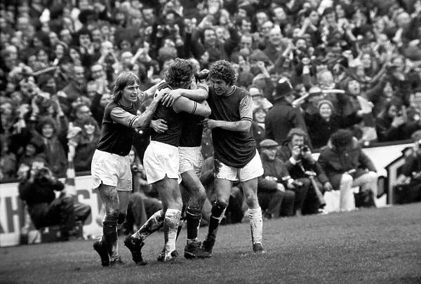 F. A. Cup: West Ham (2) vs. Queens Park Ranger (1). February 1975 75-00908-011