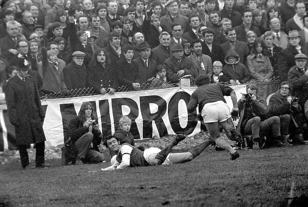 F. A. Cup: Yeovil v. Arsenal: 3rd Round. January 1971 71-00138-027