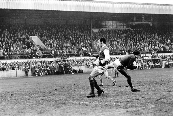 F. A. Cup: Yeovil v. Arsenal: 3rd Round. January 1971 71-00138-042