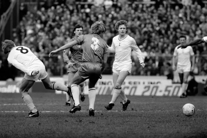 Framed Print : F. A Cup Football. Chelsea 2 v. Tottenham Hotspurs 3. F. A. Cup March 1982 LF08-16-171