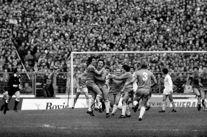 Framed Print : F. A Cup Football. Chelsea 2 v. Tottenham Hotspurs 3. F. A. Cup March 1982 LF08-16-090 Framed Print : F. A Cup Football. Chelsea 2 v. Tottenham Hotspurs 3. F. A. Cup March 1982 LF08-16-090